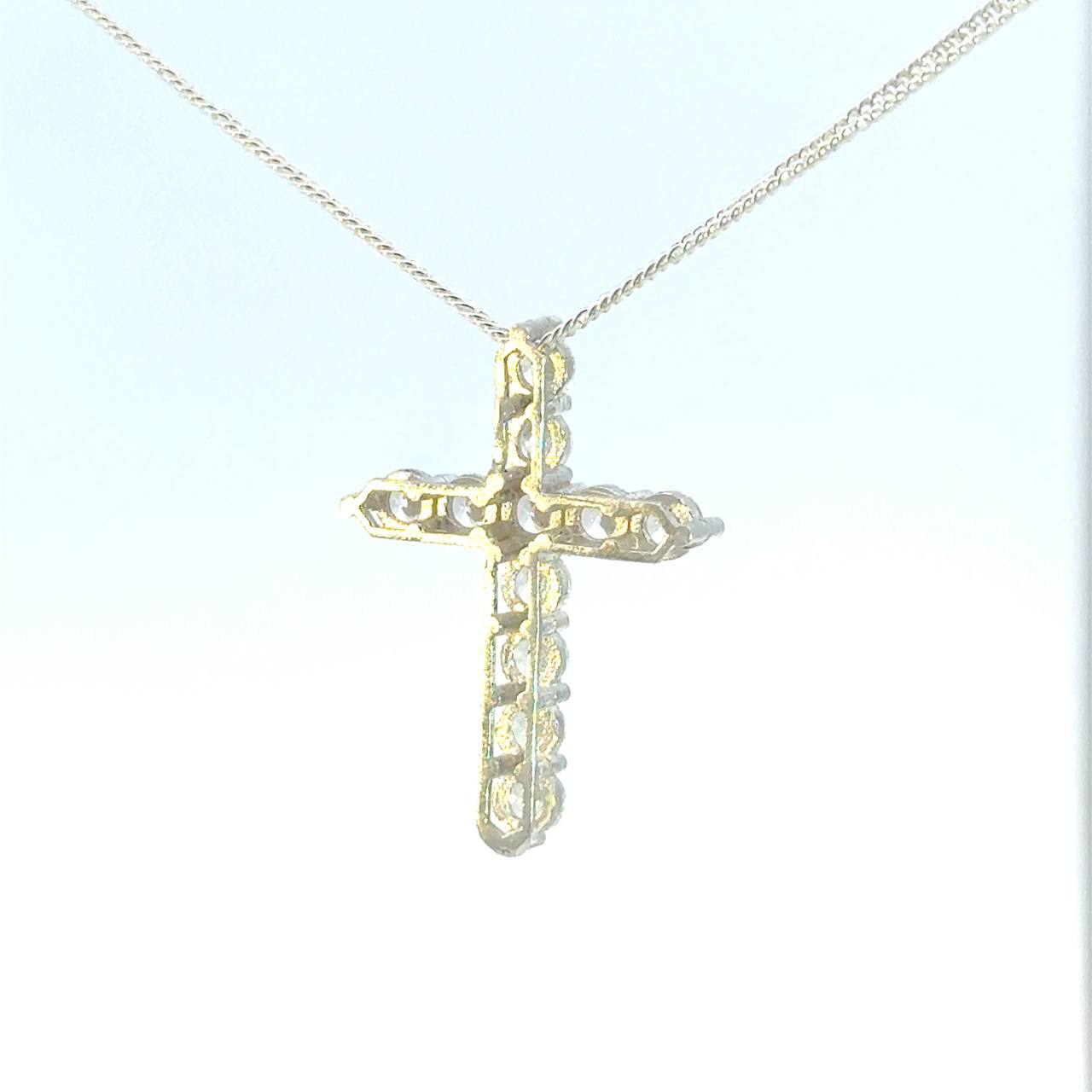 Cruz de Plata con Zirconia Blanca