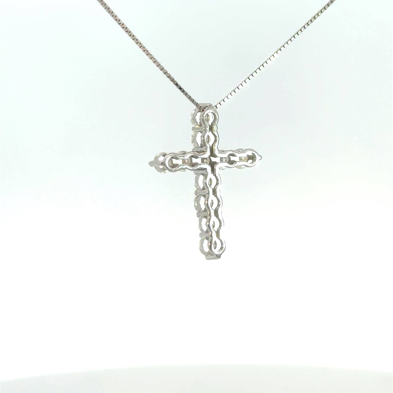 Cruz de Plata con Moissanita