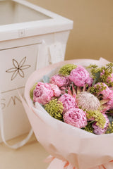 Peonias con Protea king