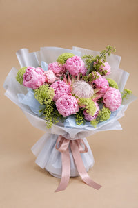 Peonias con Protea king