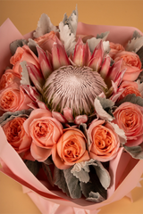 Ramo de Protea King con Rosas Inglesas
