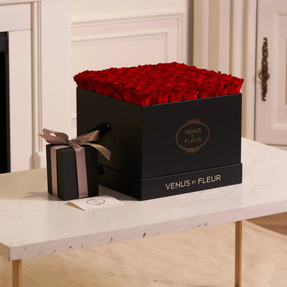 Arreglo Floral de Rosas en Caja Cuadrada Grande